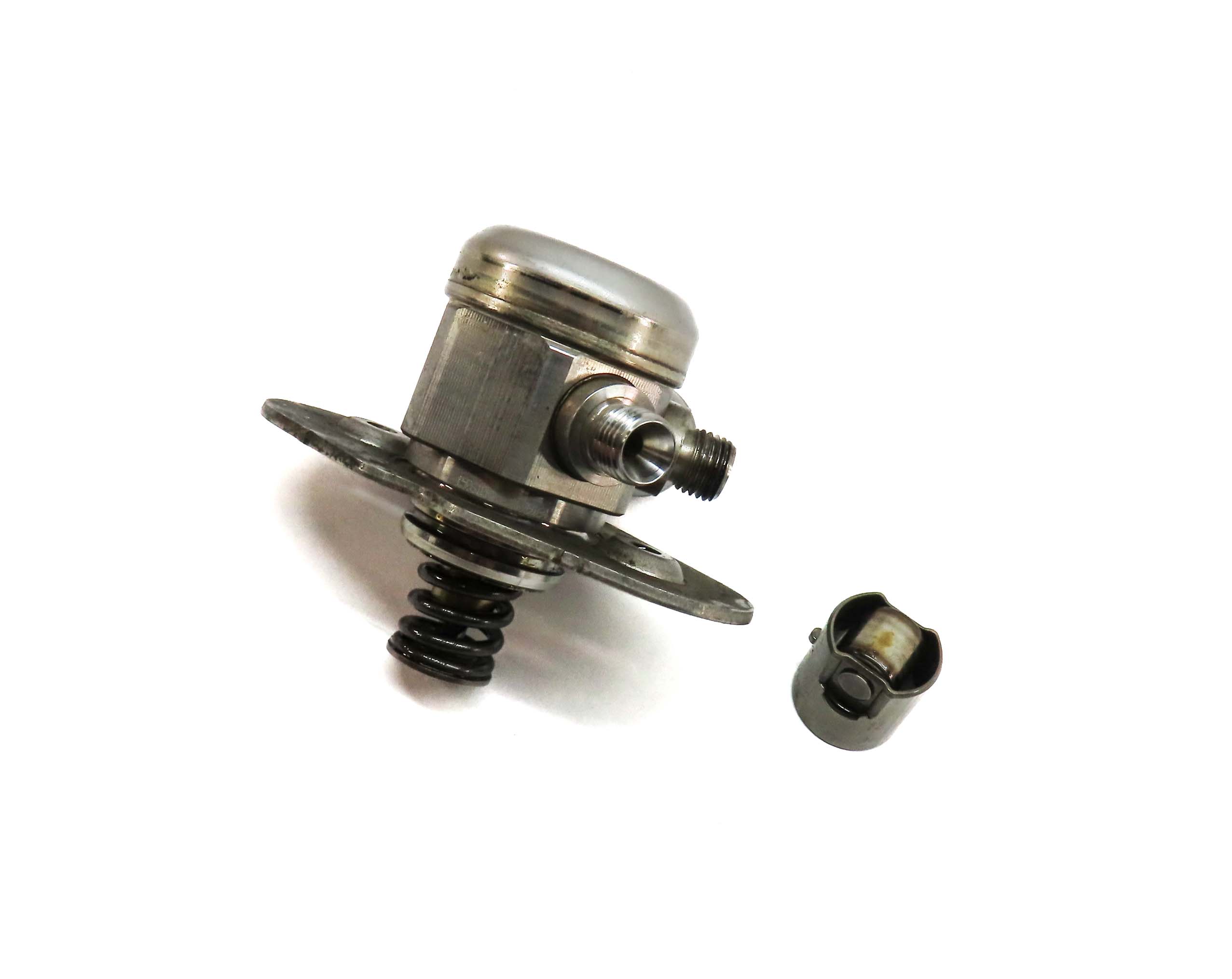 12-18 BMW 228i 320i 328i 428i 528i X1 X3 X4 X5 Z4 - 2.0L HIGH PRESSURE FUEL PUMP — exact item pictured